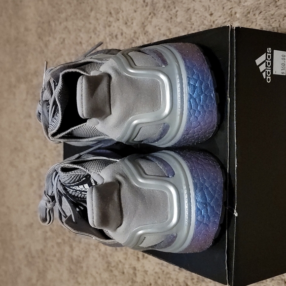 Adidas Ultraboost with holographic Sole Sz Y6/W7.5 - Picture 2 of 5